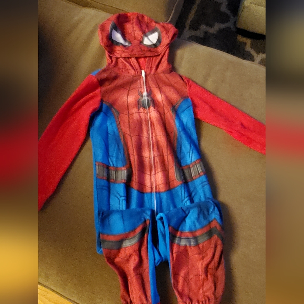 Size 6/7 Spiderman Hooded Fleece Onesie